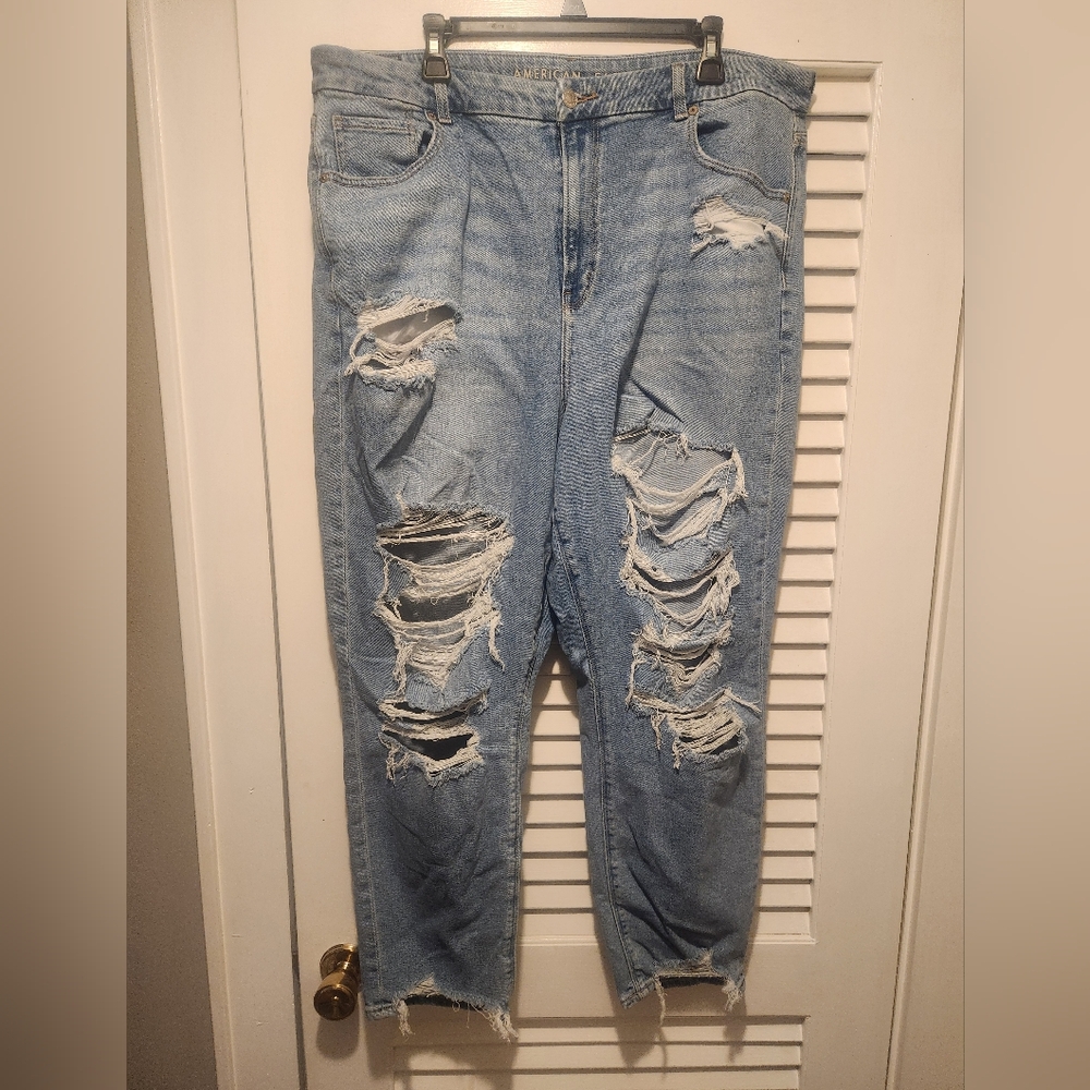 American Eagle Distressed curvy mom jean  size 20